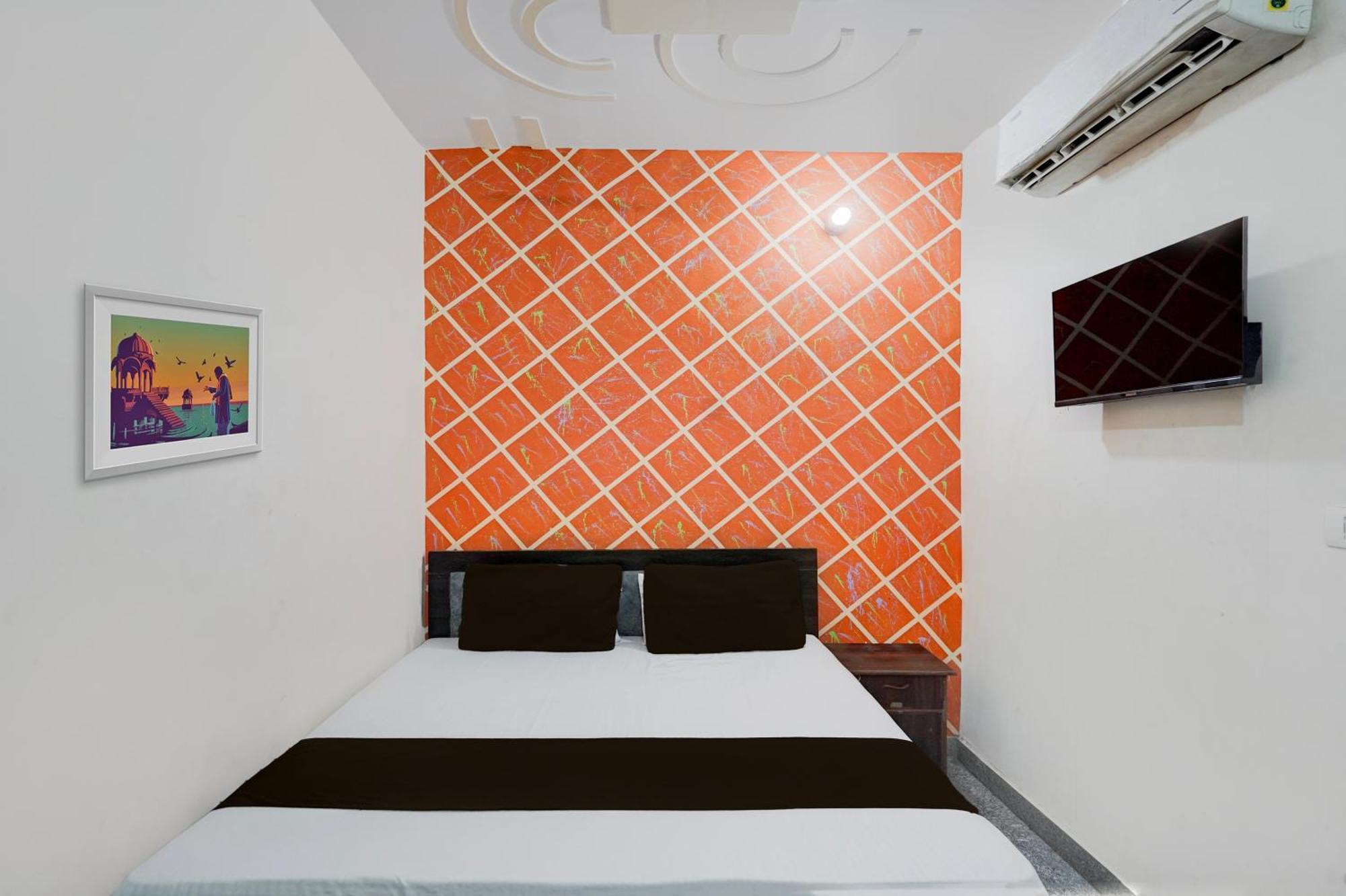 Oyo Hotel Maharaja Palace Meerut Exterior foto