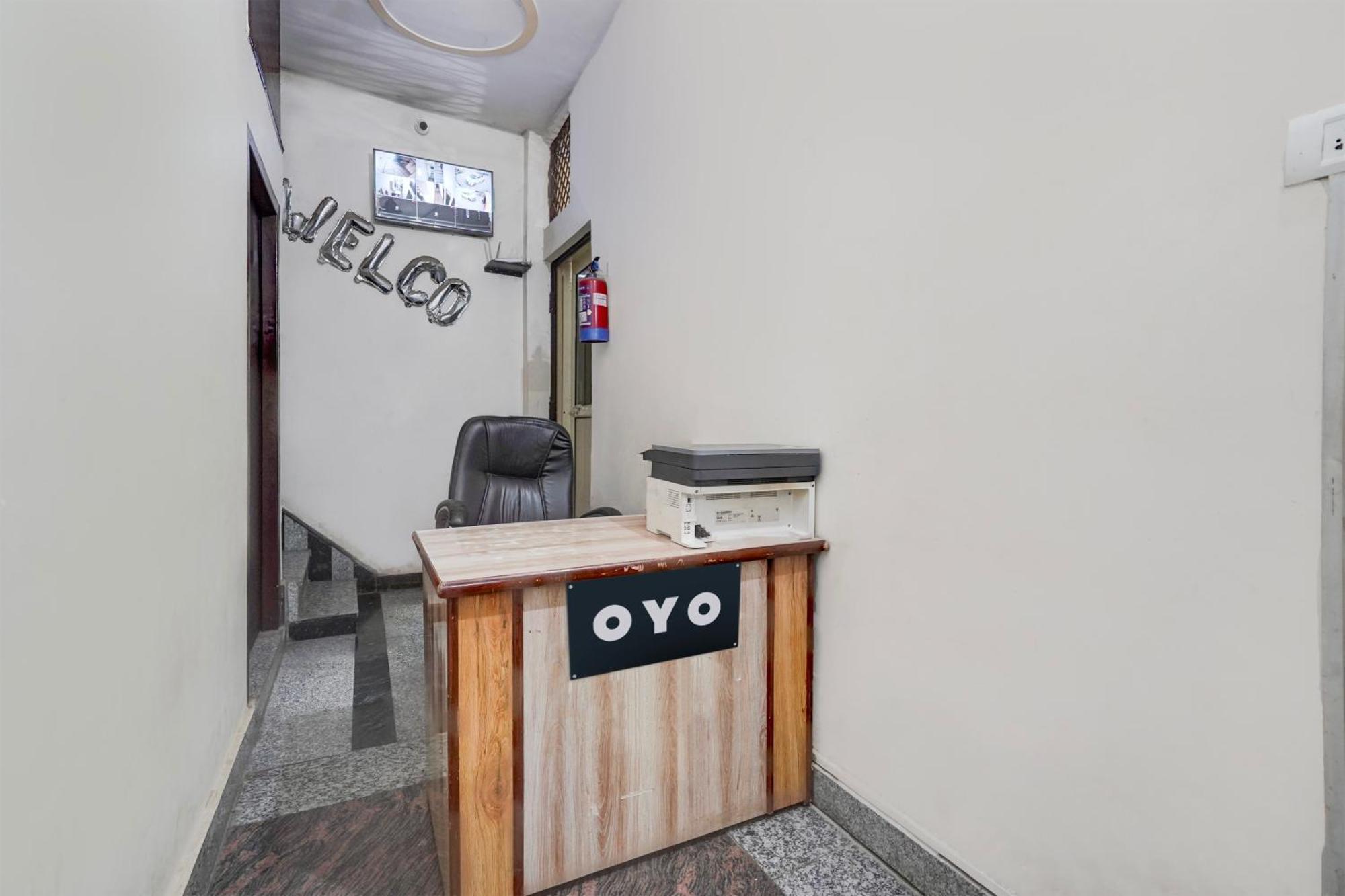 Oyo Hotel Maharaja Palace Meerut Exterior foto